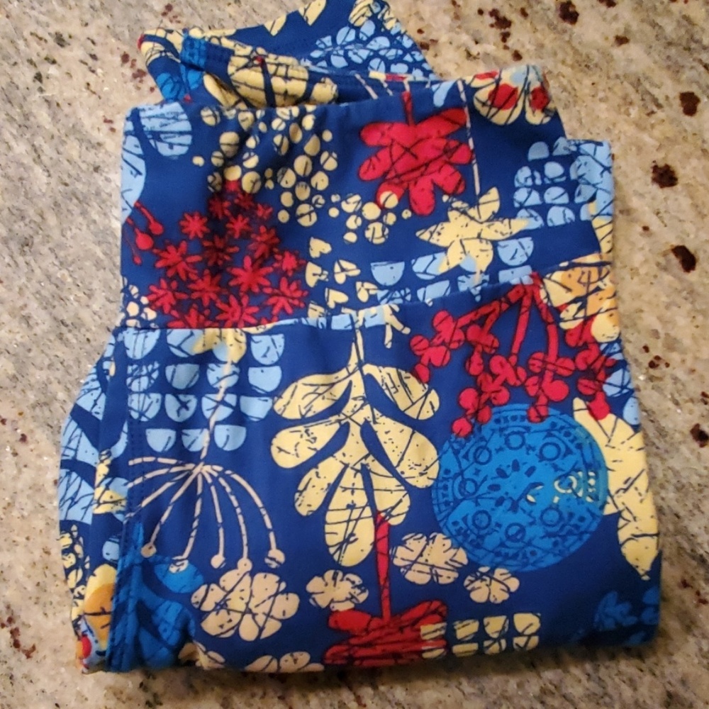 LuLaRoe leggings one size Never worn!